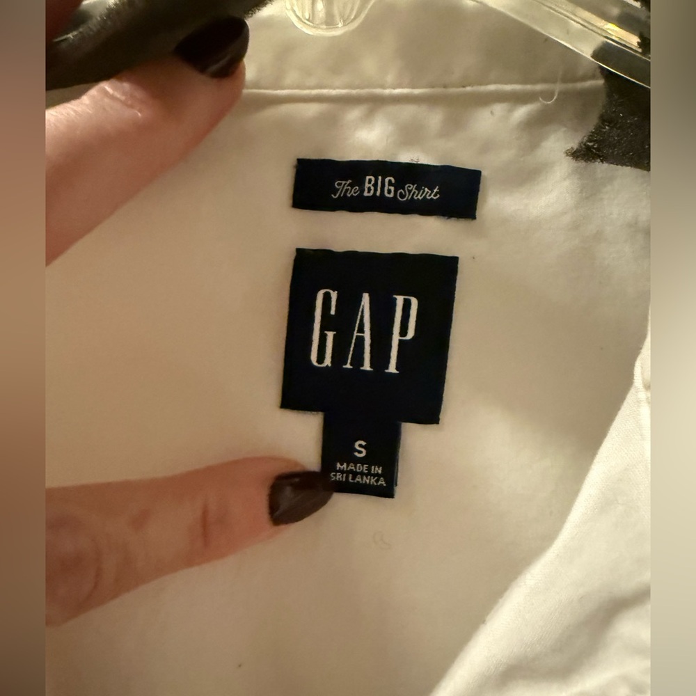 Gap Long Sleeve Big Shirt in White with Jewel Buttons - Picture 4 of 5